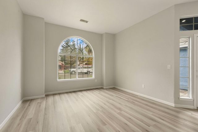 9673 Twin Creeks Ave, Stockton, CA 95219