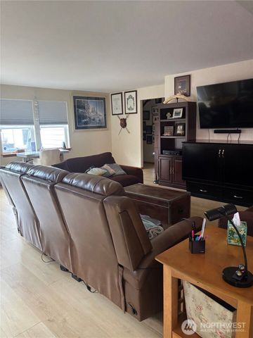 632 W Summer Breeze Lane, Sequim, WA 98382