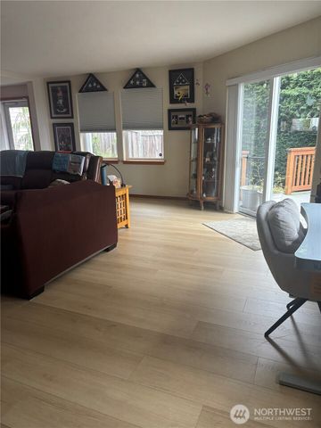 632 W Summer Breeze Lane, Sequim, WA 98382