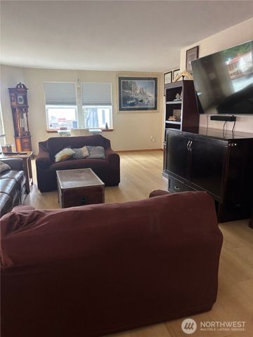 632 W Summer Breeze Lane, Sequim, WA 98382