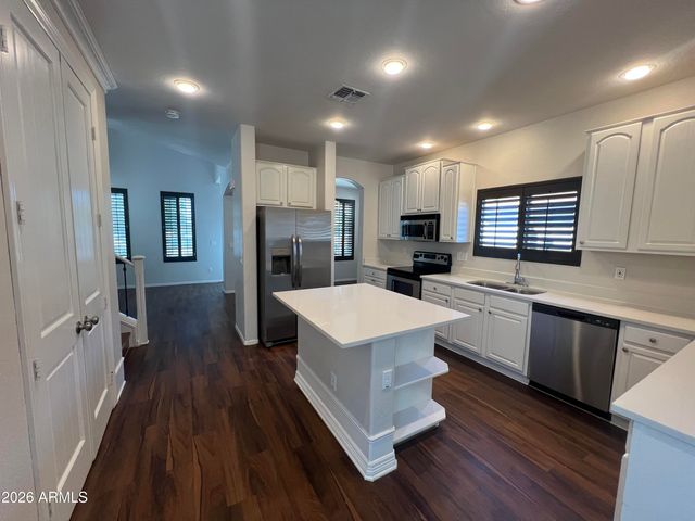 1757 S VOYAGER Drive, Gilbert, AZ 85295
