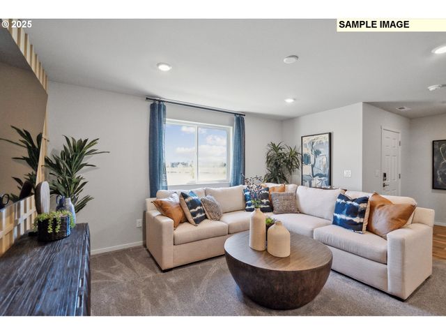 728 Merriott Lane, Woodburn, OR 97071