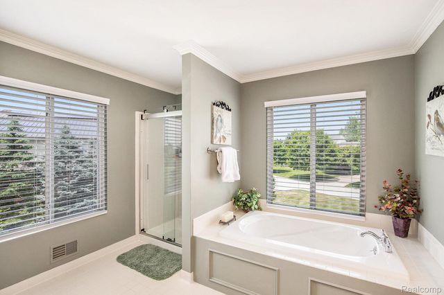 4190 Derry Court, Oakland Charter Township, MI 48306