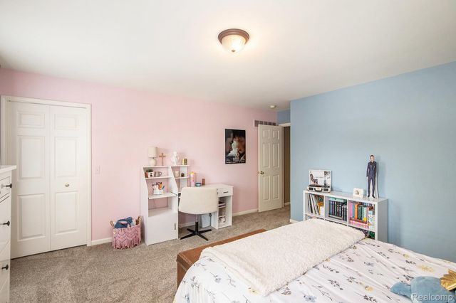 4190 Derry Court, Oakland Charter Township, MI 48306