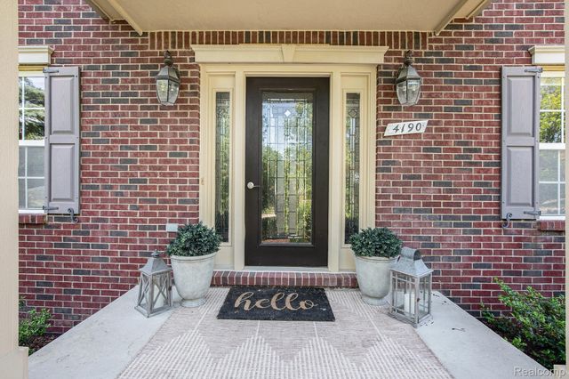4190 Derry Court, Oakland Charter Township, MI 48306