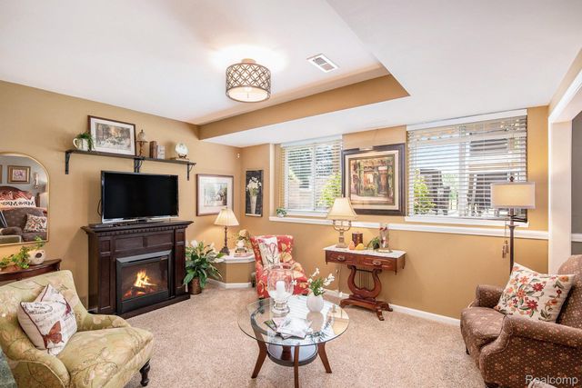 4190 Derry Court, Oakland Charter Township, MI 48306