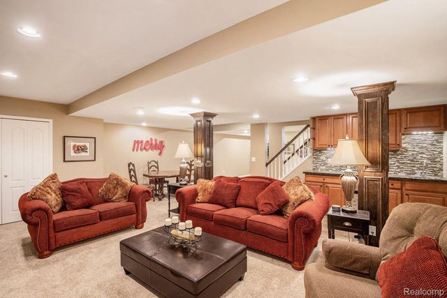 4190 Derry Court, Oakland Charter Township, MI 48306