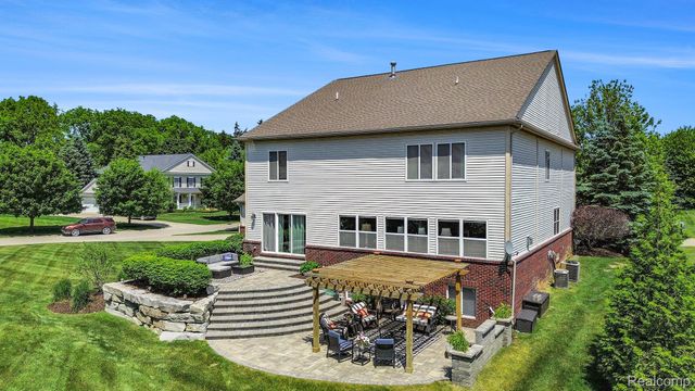 4190 Derry Court, Oakland Charter Township, MI 48306