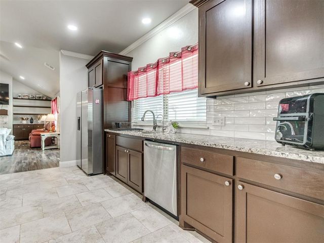 4210 Paradise Drive, Blanchard, OK 73010