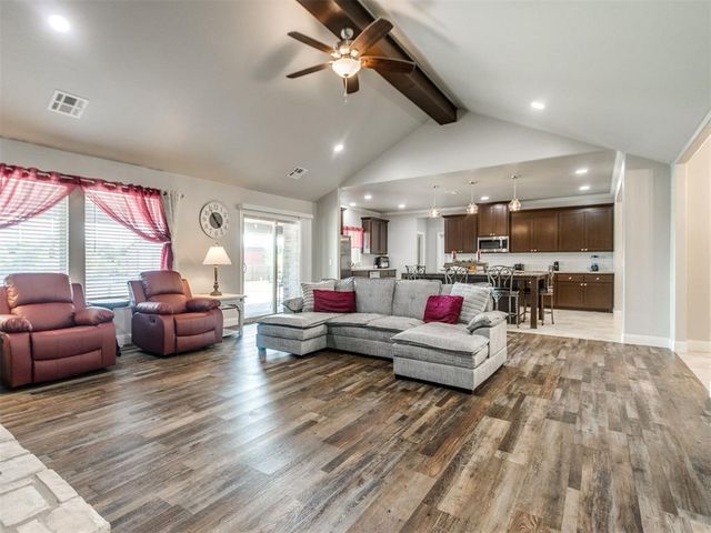 4210 Paradise Drive, Blanchard, OK 73010