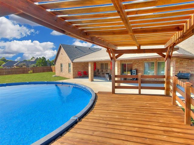 4210 Paradise Drive, Blanchard, OK 73010