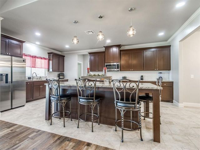 4210 Paradise Drive, Blanchard, OK 73010