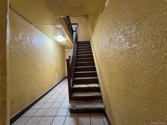 1140 Metcalf Avenue, Bronx, NY 10472