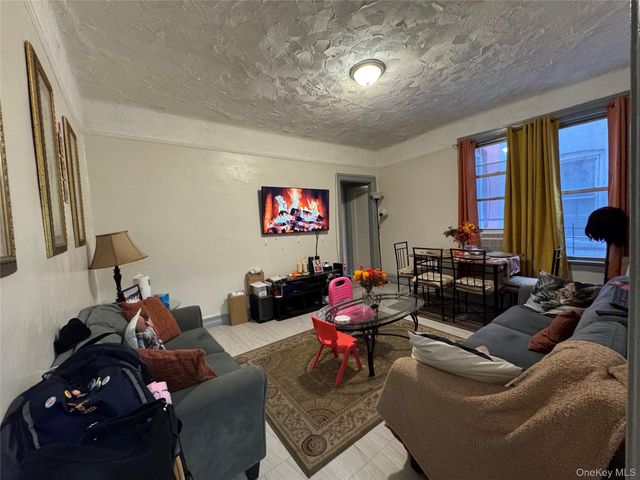 1140 Metcalf Avenue, Bronx, NY 10472