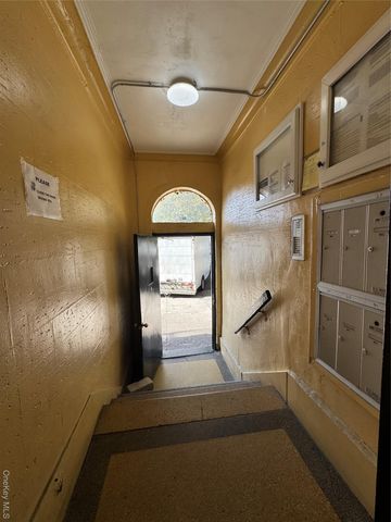 1140 Metcalf Avenue, Bronx, NY 10472