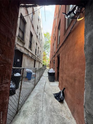 1140 Metcalf Avenue, Bronx, NY 10472