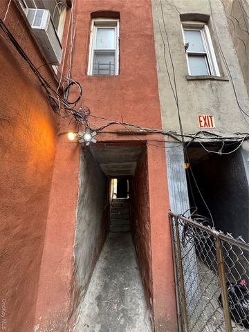 1140 Metcalf Avenue, Bronx, NY 10472