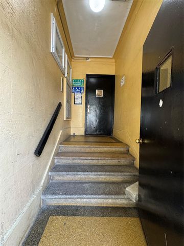 1140 Metcalf Avenue, Bronx, NY 10472