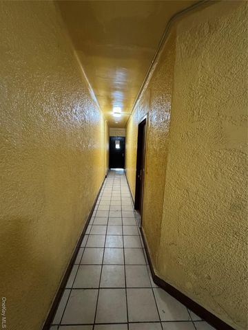 1140 Metcalf Avenue, Bronx, NY 10472