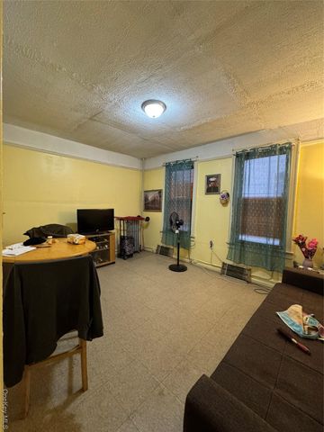 1140 Metcalf Avenue, Bronx, NY 10472