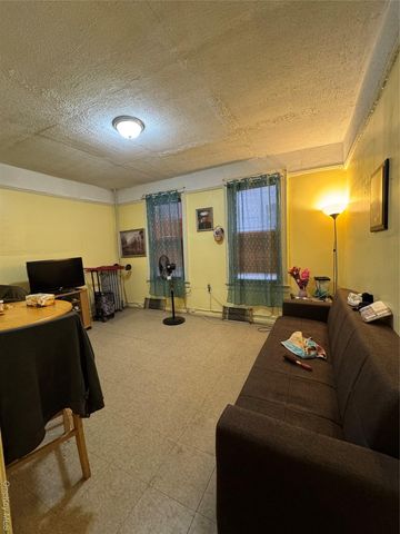 1140 Metcalf Avenue, Bronx, NY 10472