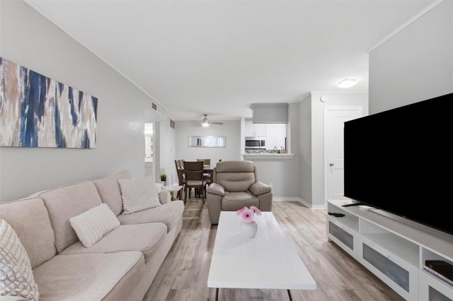 11201 Lynbrook Drive 3812, Houston, TX 77042