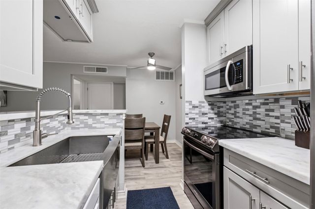 11201 Lynbrook Drive 3812, Houston, TX 77042
