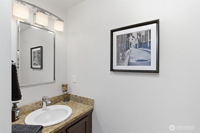 20712 33rd Avenue W, Lynnwood, WA 98036