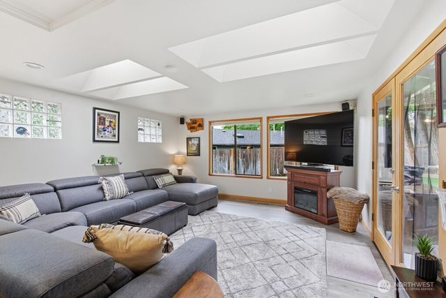 20712 33rd Avenue W, Lynnwood, WA 98036