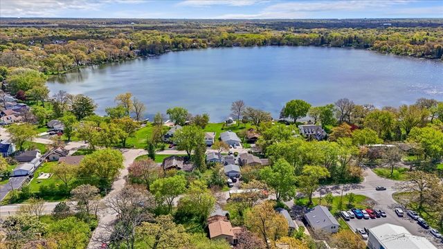 788 N Hainesville Road, Round Lake, IL 60073