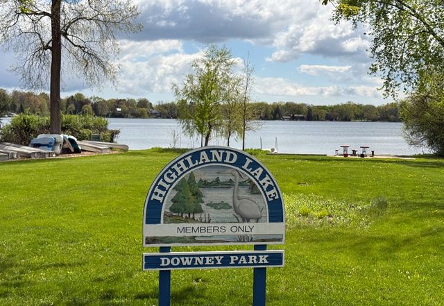 788 N Hainesville Road, Round Lake, IL 60073