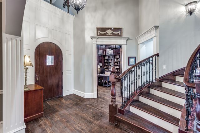 6428 Lavendale Avenue, Dallas, TX 75230