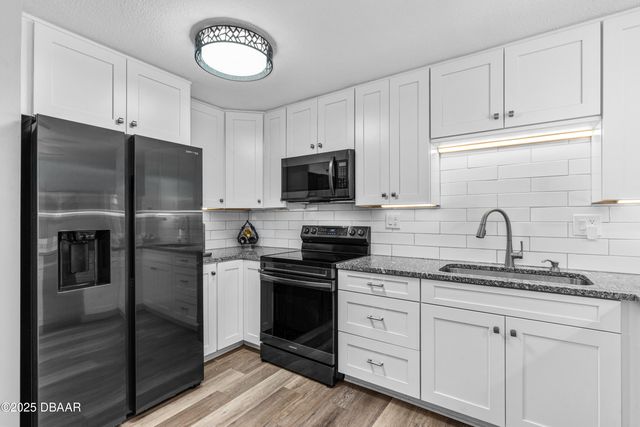 1 Raymonde Circle, Ormond Beach, FL 32176