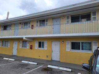 1501 Crescent Cir E42, West Palm Beach, FL 33403