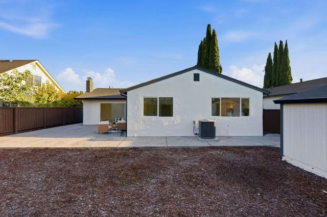 1485 Meadow Glen Way, San Jose, CA 95121