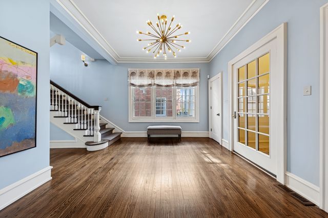 1030 Sheridan Road, Evanston, IL 60202