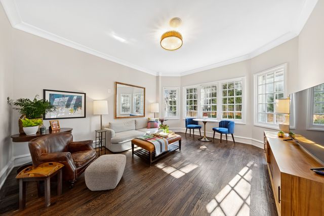 1030 Sheridan Road, Evanston, IL 60202