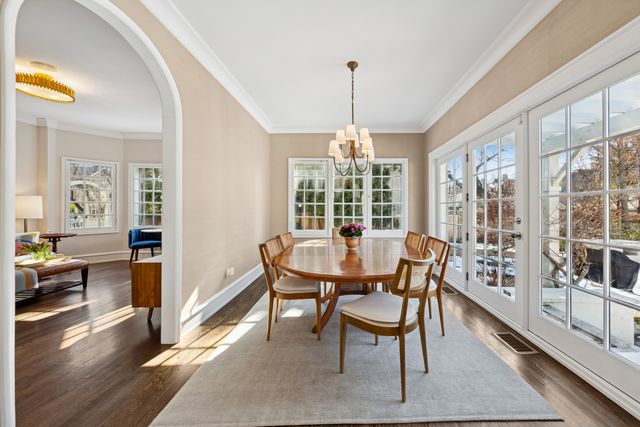 1030 Sheridan Road, Evanston, IL 60202