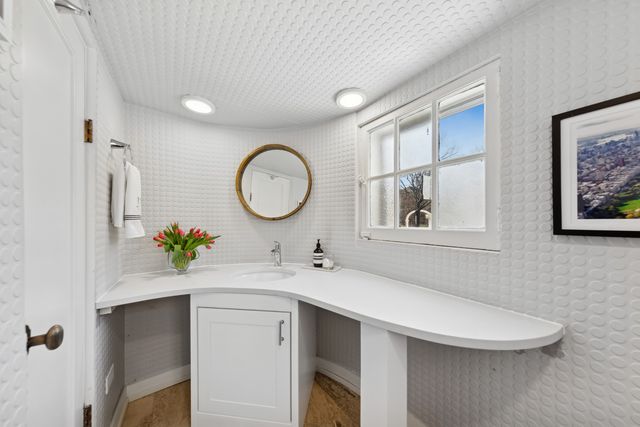 1030 Sheridan Road, Evanston, IL 60202