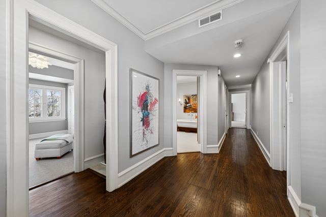 1030 Sheridan Road, Evanston, IL 60202