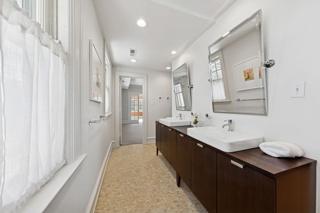 1030 Sheridan Road, Evanston, IL 60202