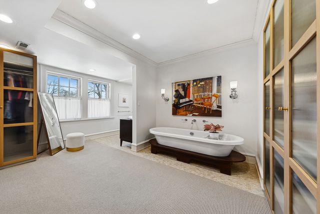 1030 Sheridan Road, Evanston, IL 60202