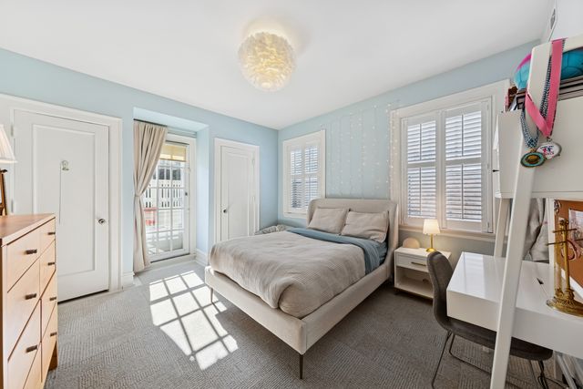 1030 Sheridan Road, Evanston, IL 60202