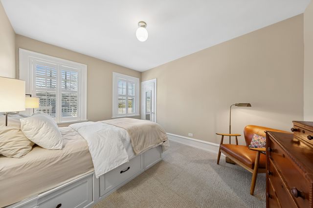 1030 Sheridan Road, Evanston, IL 60202