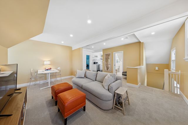 1030 Sheridan Road, Evanston, IL 60202