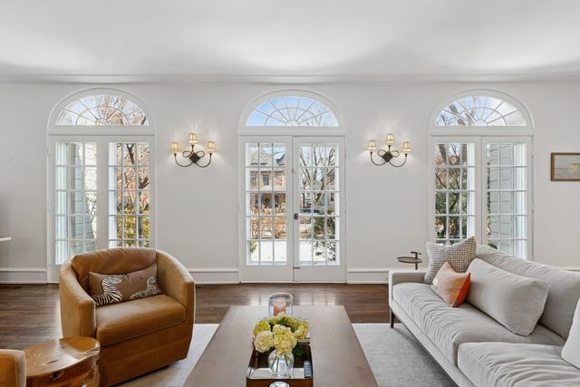 1030 Sheridan Road, Evanston, IL 60202