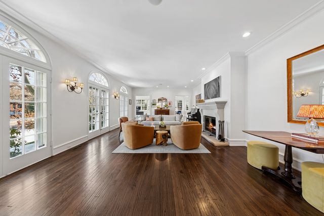 1030 Sheridan Road, Evanston, IL 60202