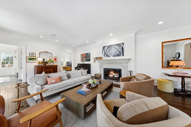 1030 Sheridan Road, Evanston, IL 60202