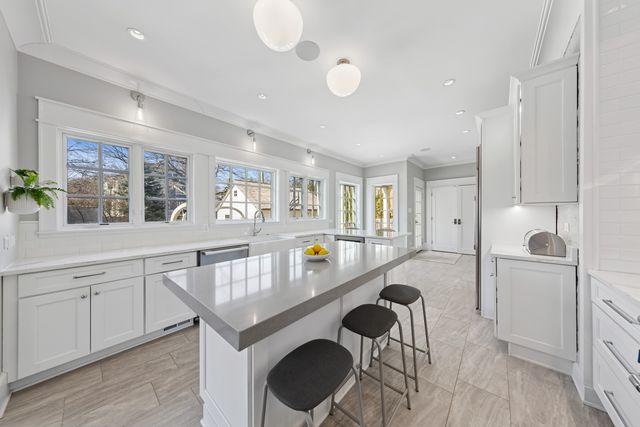 1030 Sheridan Road, Evanston, IL 60202