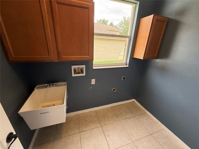 10427 LUCAYA DRIVE, Tampa, FL 33647